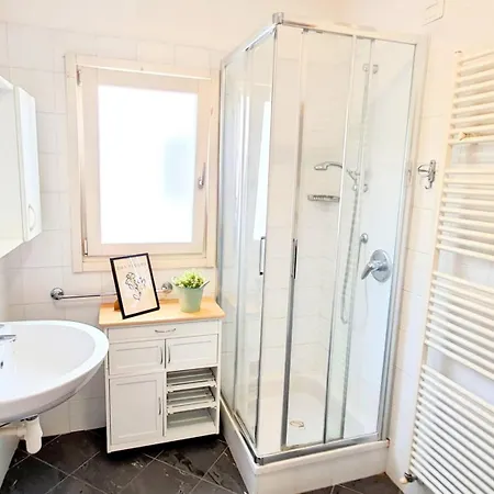 Silenziosissimo In Centro A 2 Min Da Stazione, Castello E Duomo Lejlighed