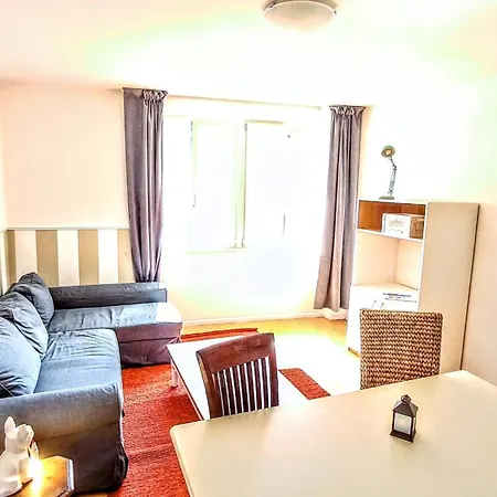 Silenziosissimo In Centro A 2 Min Da Stazione, Castello E Duomo Lägenhet