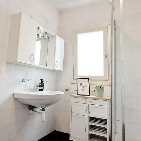 Lejlighed Silenziosissimo In Centro A 2 Min Da Stazione, Castello E Duomo *