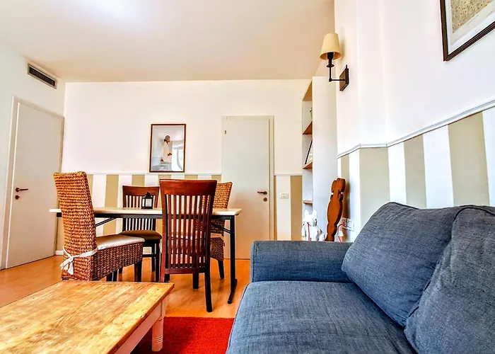 Silenziosissimo In Centro A 2 Min Da Stazione, Castello E Duomo דירה *