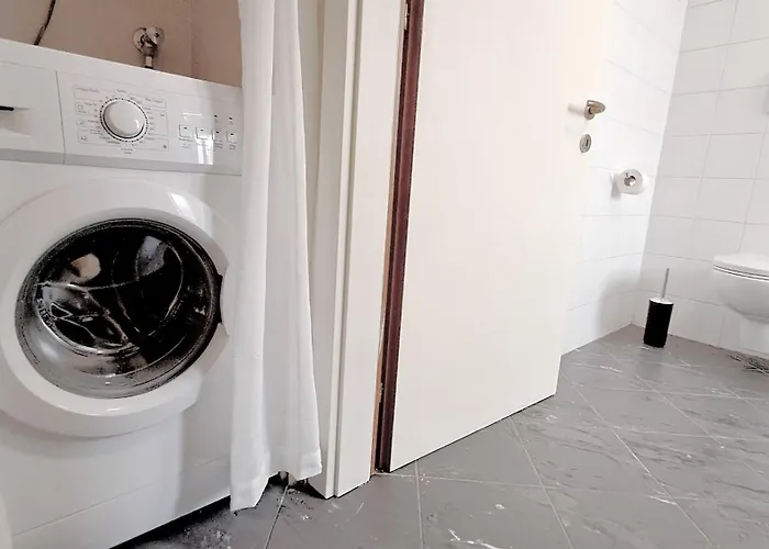 Silenziosissimo In Centro A 2 Min Da Stazione, Castello E Duomo *